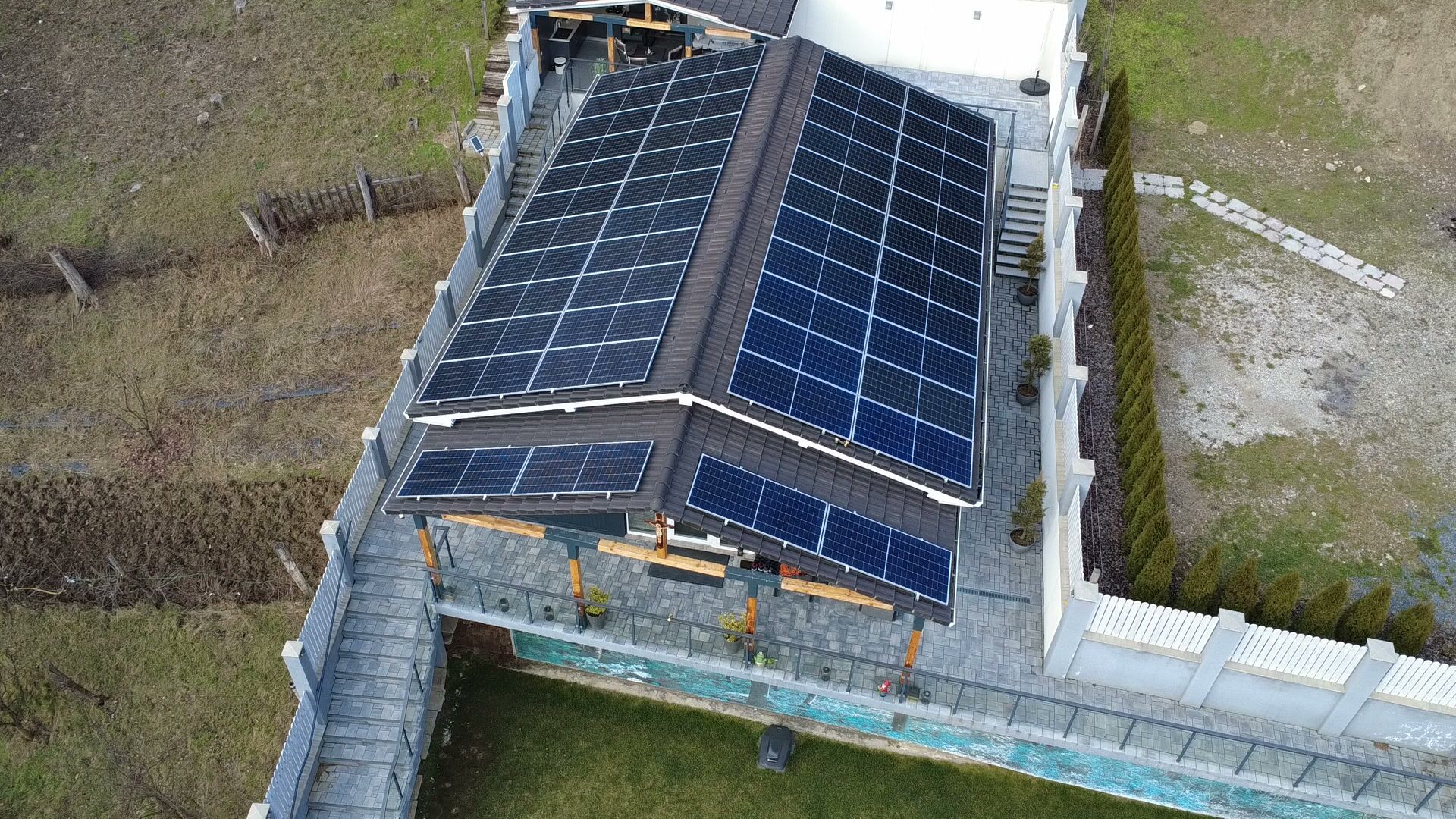 Casă cu sistem fotovoltaic și stocare de 20 kWh, Sighișoara, județul Mureș